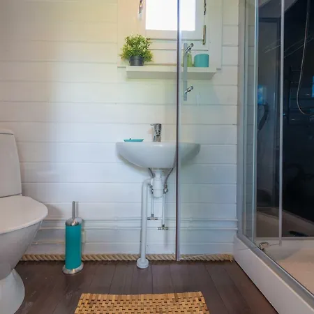 Cozy Summerhouse In
