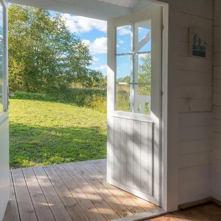 Cozy Summerhouse In Nasva